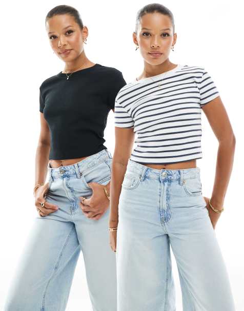 Pull&Bear – 2er-Pack knapp geschnittene T-Shirts in Schwarz und mit Streifenmuster - view 1