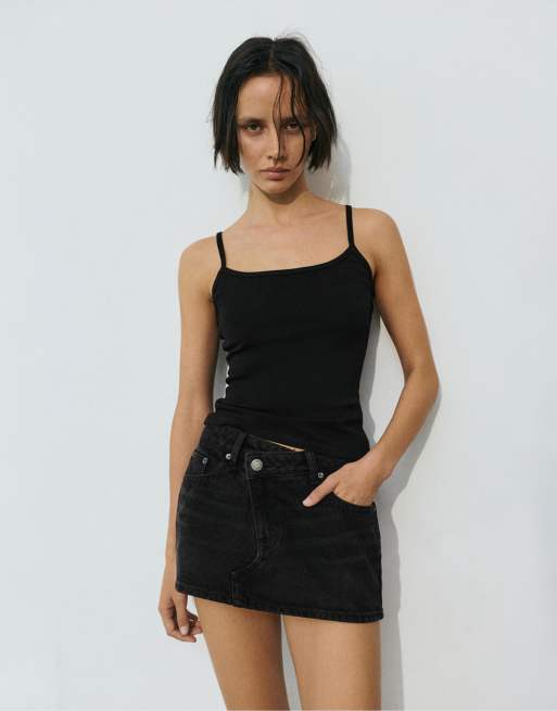Pull&Bear – 2er-Pack Oberteile in Weiß/Schwarz mit schmalen Trägern, 2 von 4