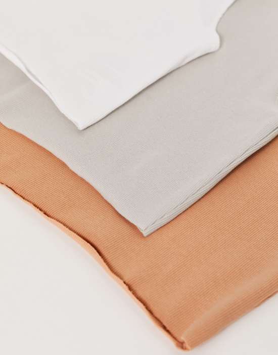 https://images.asos-media.com/products/pullbear-3-pack-ribbed-racer-neck-cropped-top-in-gray-tan-white/204745949-4?$n_550w$&wid=550&fit=constrain