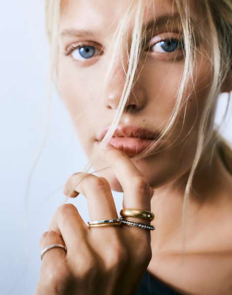 Pull&Bear 5er-Pack schimmernde Ringe in Gold - view 1