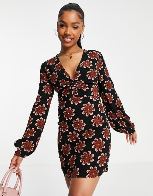 Pull&Bear 70's floral v neck dress in black | ASOS