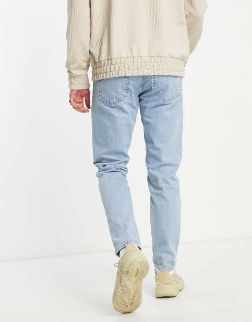 Levis pull outlet and bear