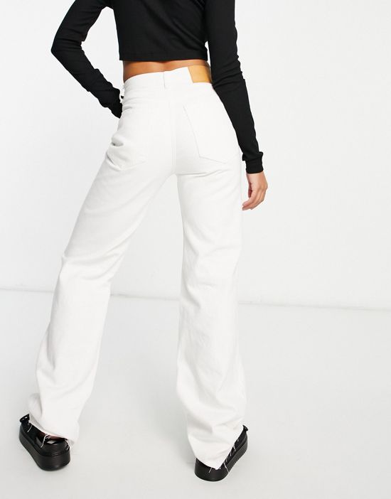 https://images.asos-media.com/products/pullbear-90s-straight-leg-jeans-in-white/23306501-2?$n_550w$&wid=550&fit=constrain