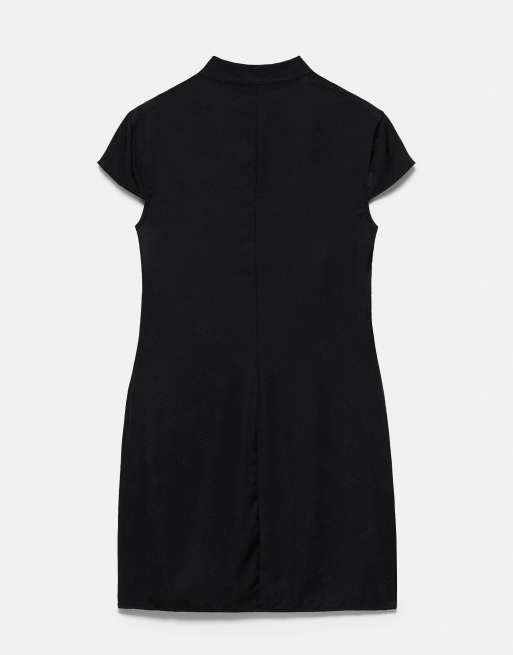 Pull&Bear abito corto con colletto alla coreana e chiusure a moschettone nero, 7 di 7