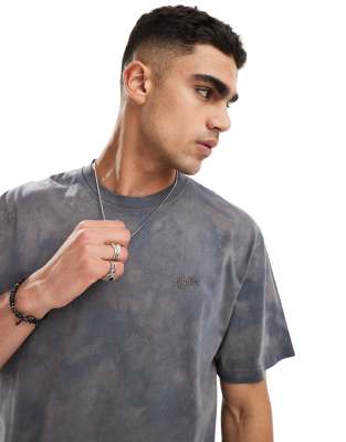 acid washed T-shirt in charcoal-Gray