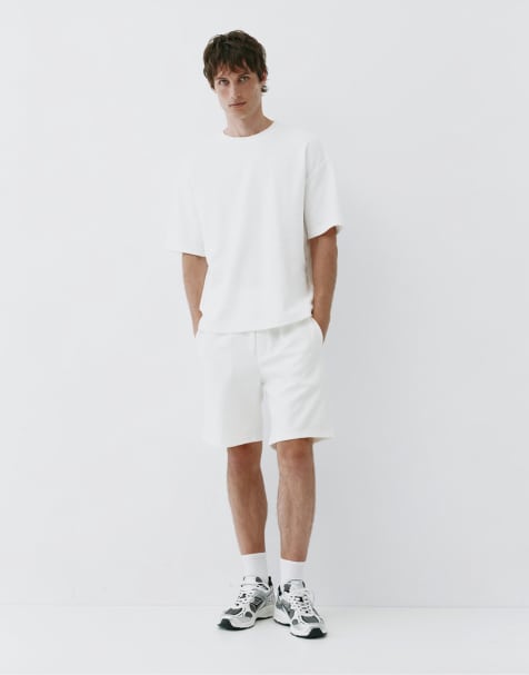 Pull&Bear afslappede bermudashorts i råhvid - view 1
