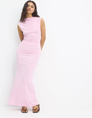 Pull & Bear - Ärmelloses Kleid in Rosa mit Wasserfallausschnitt