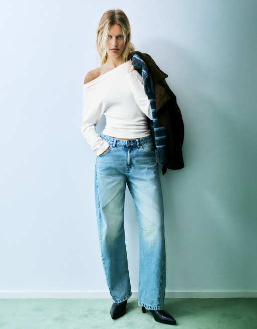 Pull&Bear Asymmetric long sleeve top in white, 4 of 6