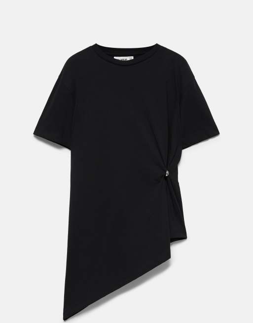 Pull&Bear Asymmetric t-shirt with appliqué in black, 5 of 7