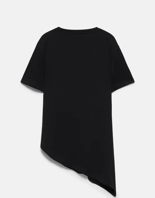 Pull&Bear Asymmetric t-shirt with appliqué in black, 7 of 7