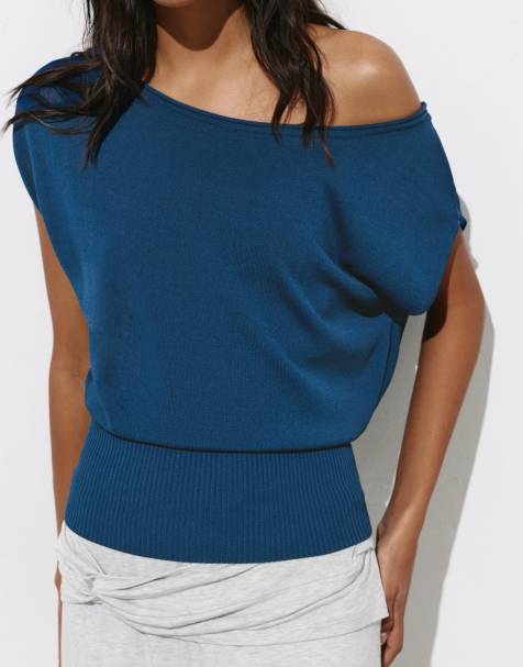 Pull&Bear – Asymmetrischer, kurzärmliger Pullover in Indigoblau - view 1