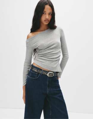 Pull & Bear - Asymmetrisches, langärmliges Oberteil in meliertem Grau