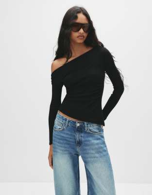 Pull & Bear - Asymmetrisches, langärmliges Oberteil in Schwarz