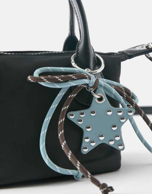 Pull&Bear axelremsväska i svart med utsmyckning i nylon, 4 av 5