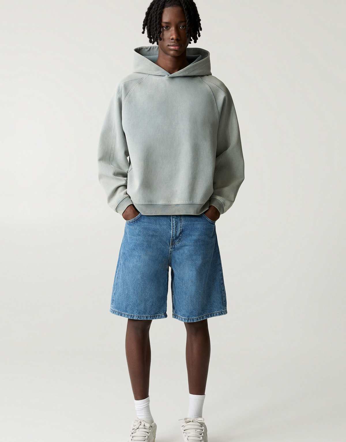 Pull&Bear baggy denim bermuda shorts in medium blue