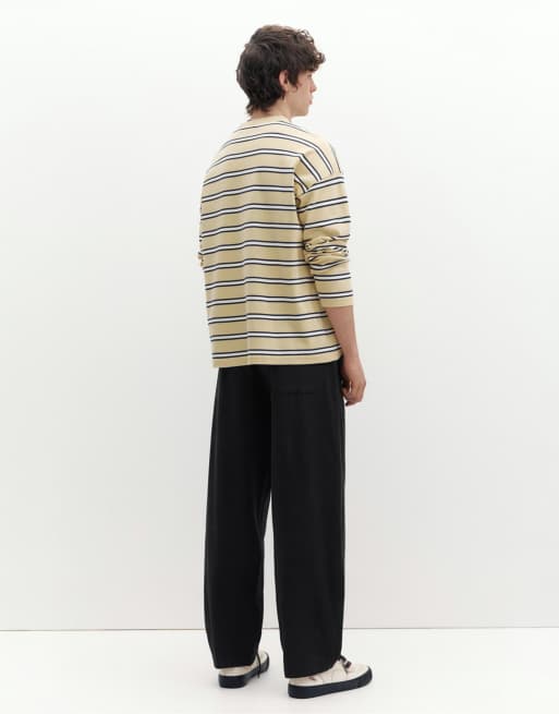 Pull&Bear Baggy jogger trousers in black, 3 of 4