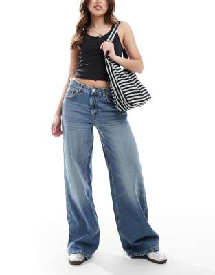 Pull&Bear Pull&Bear baggy oversized wide leg jean in mid blue wash