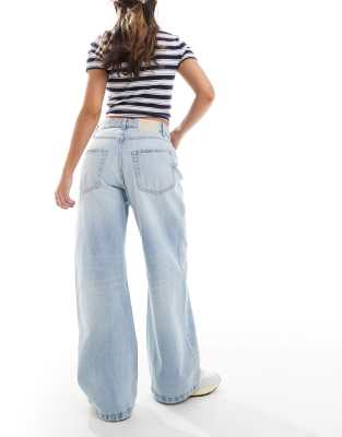 Pull & Bear Mid Rise Wide Leg Jeans In Medium Blue In Blue