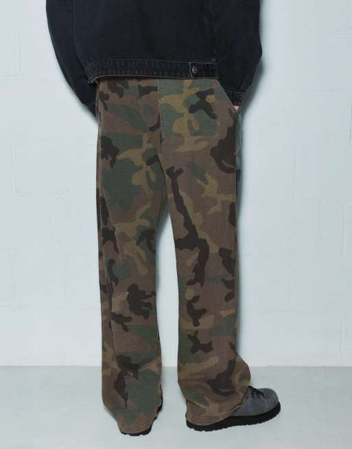 Pull&Bear Baggy printed jogger trousers in khaki, 2 of 7