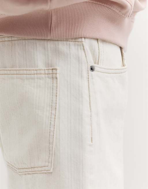 Pull&Bear Baggy relaxed denim bermuda shorts in white, 3 of 4