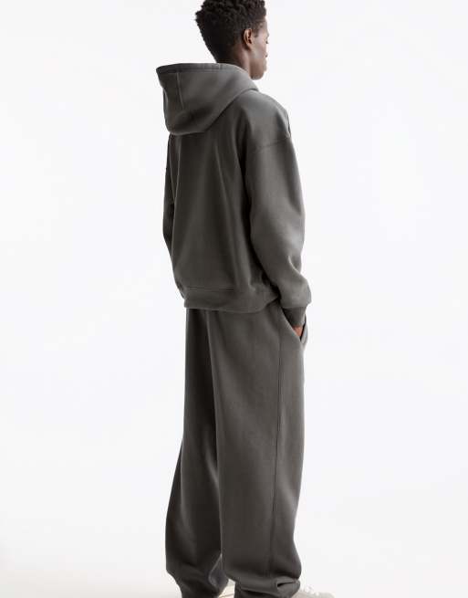 Pull&Bear baggy tracksuit bottoms in anthracite grey ASOS