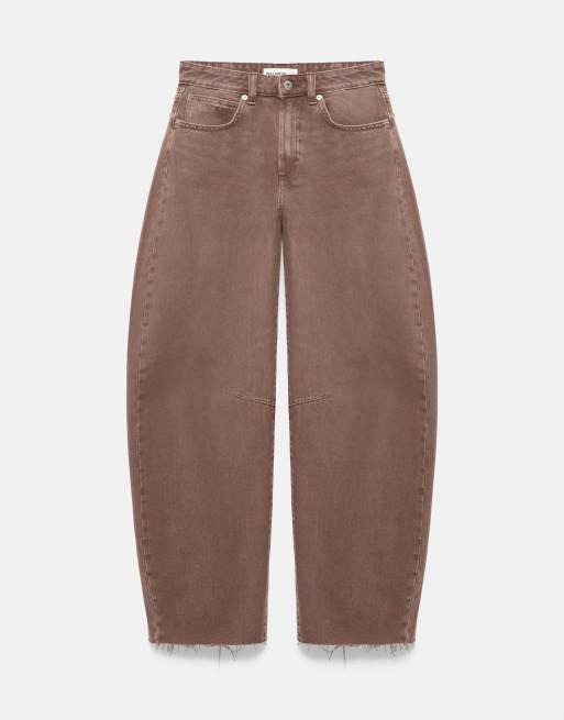 Pull&Bear ballongjeans med medelhög midja i brunt, 6 av 7