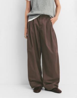 Pull & Bear - Ballonhose in Schokobraun mit Abnähern-Brown