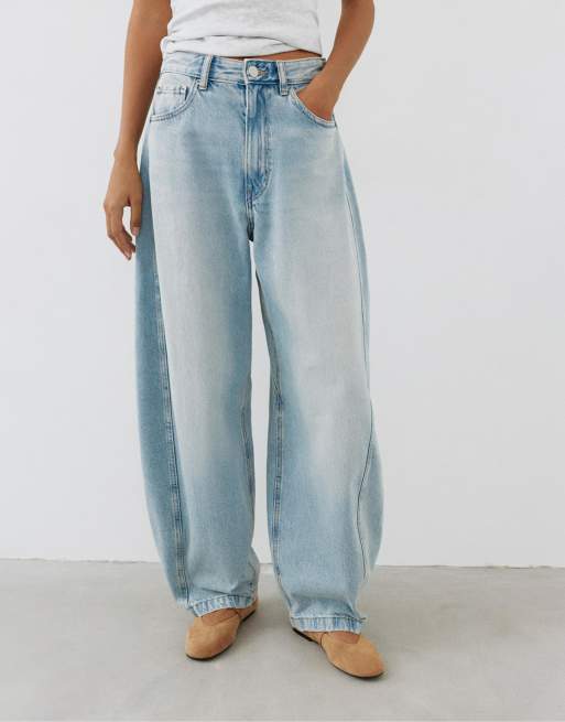 Pull&Bear Balloon-Jeans mit Gürtelschlaufen in Hellblau, 2 von 7