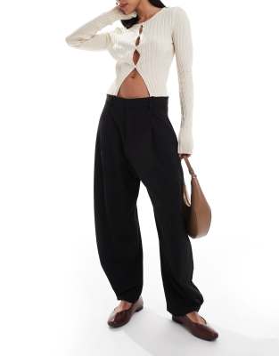 balloon leg tailored pants in black