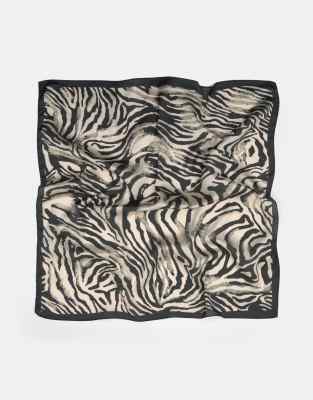 Pull & Bear - Bandana aus Satin in Schwarz mit Zebraprint