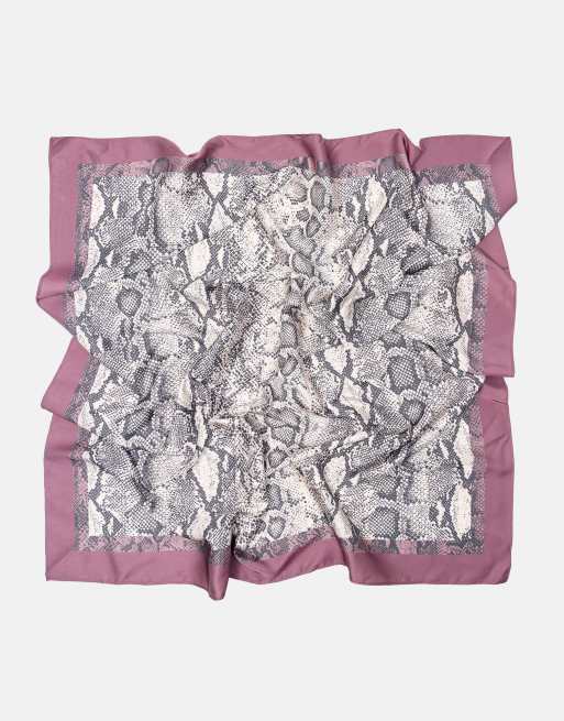 Pull&Bear bandana i satin med slangeskindsprint i pink, 2 af 5