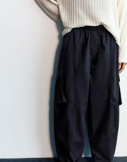 Pull&Bear barrel cargobroek in donkergrijs, 2 van 7