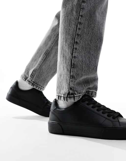 Basic black sale sneakers