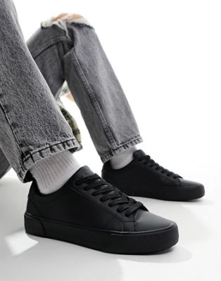 Pull&Bear basic lace up trainers in black
