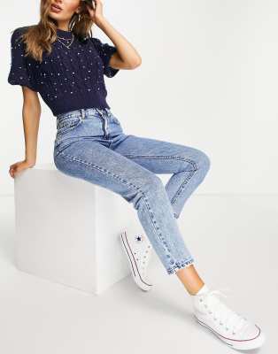 Pull & Bear - Basic-Mom-Jeans mit hohem Bund in Mittelblau