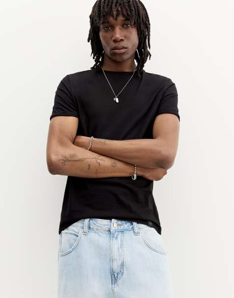 Pull&Bear basic muscle fit t-shirt in black - view 1