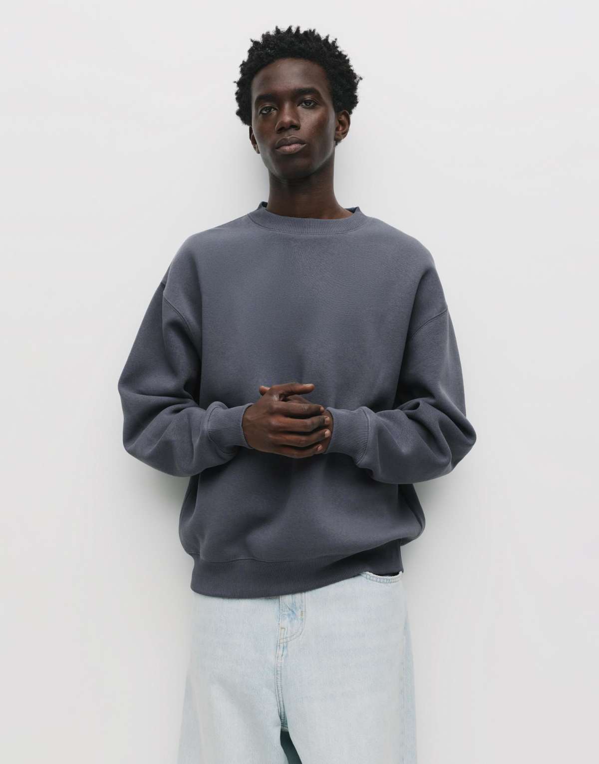 Pull&Bear Basic round neck sweatshirt in grey blue