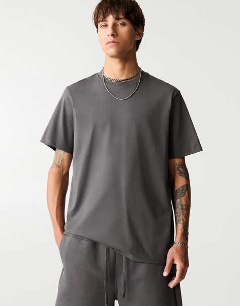 Pull&Bear – Basic-Set aus Bermuda-Shorts und T-Shirt in Anthrazit-Grau - view 1