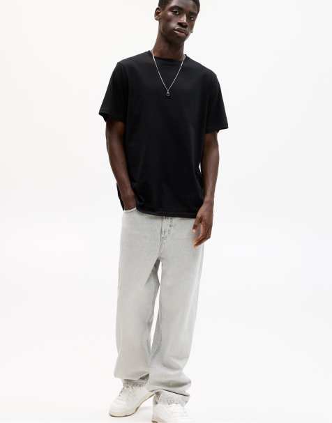 Pull&Bear Basic short sleeve cotton t-shirt in black - view 1