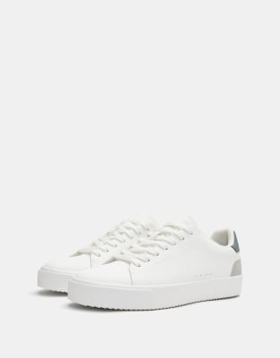 Pull&Bear Basic trainers with detail 