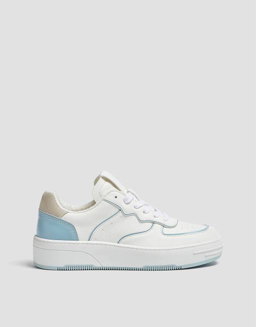 Pull&Bear - Baskets constrastées - Bleu et blanc 