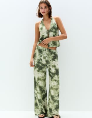Pull & Bear - Bedruckte fließende Hose in Grün