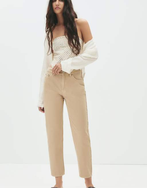 Pull&Bear – Beige jeans i mom fit med hög midja