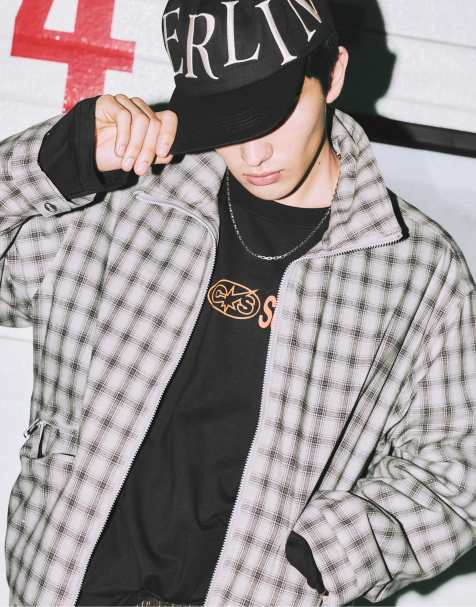 Pull&Bear Berlin embroidered cap in black - view 1