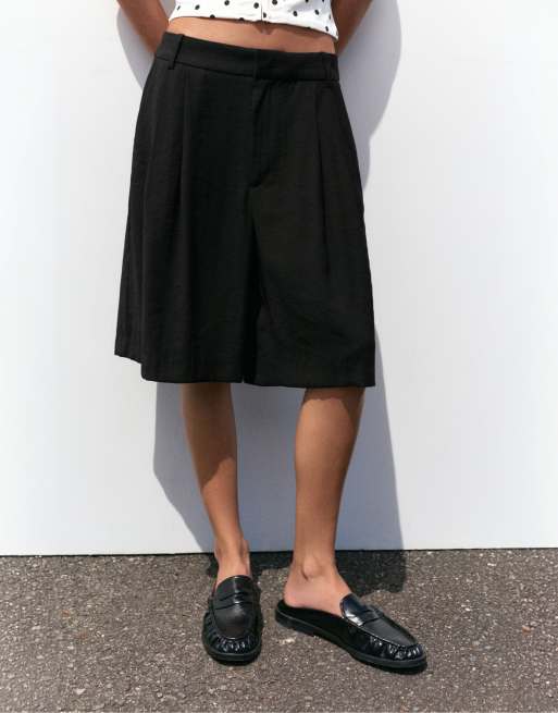 Pull&Bear bermuda con pince lunghe nere, 3 di 7