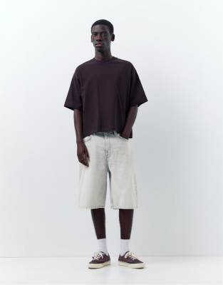 Bermuda-Jeansshorts in Blassgrau im Skater-Design Grau 44
