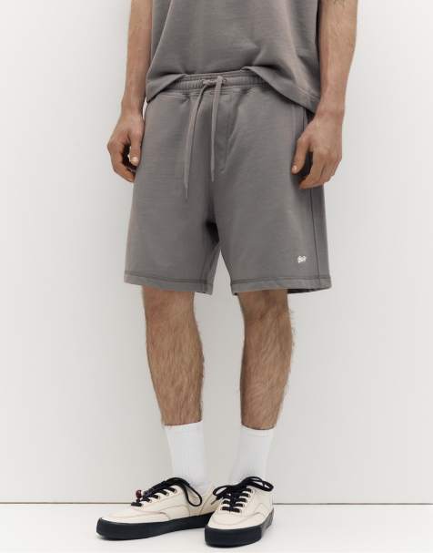 Pull&Bear – Bermuda-Jogginghose in Grau mit Logo - view 1