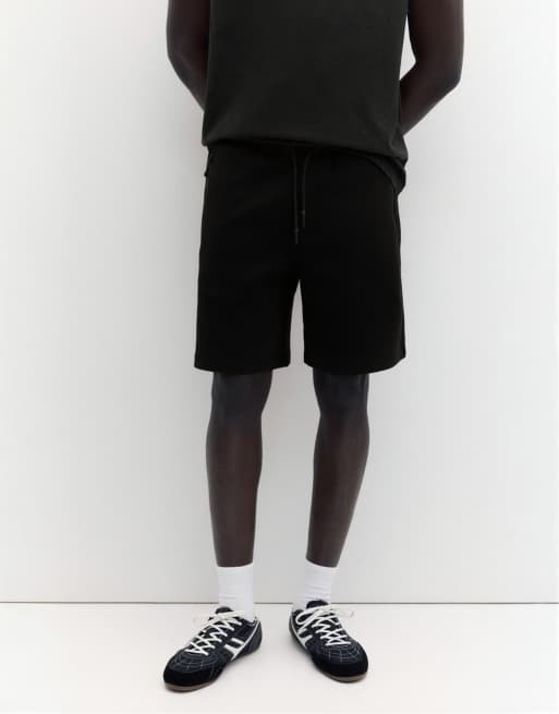 Pull&Bear – Bermuda-Joggingshorts in Schwarz mit Regular Fit, 4 von 4