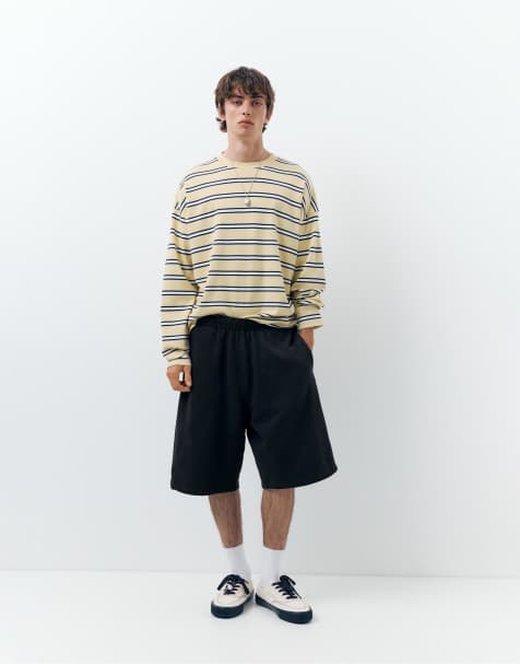 Pull&Bear – Bermuda-Joggingshorts in Schwarz mit weitem Bein - view 1