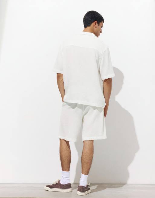 Pull&Bear Bermuda short sweatpants in white | ASOS